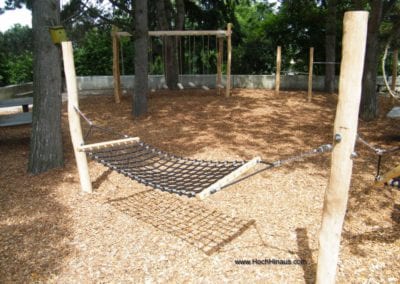 Kinderspielgeräte aus Robinienholz